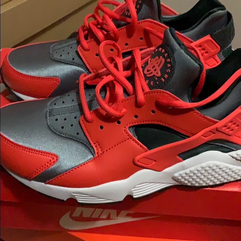 Women’s huarache run